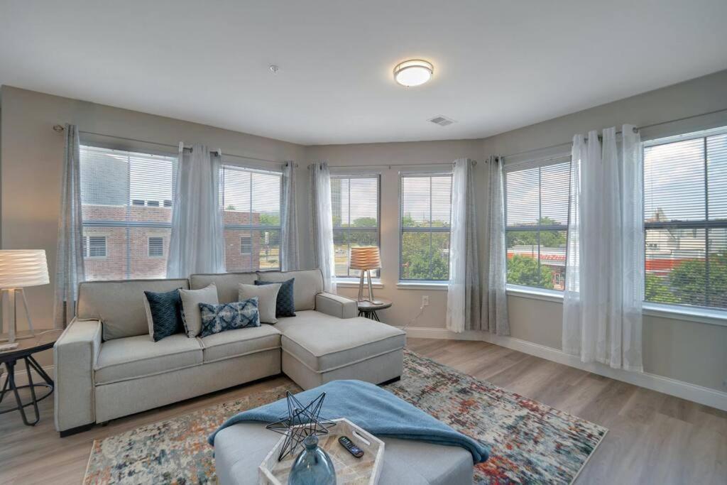 Beautiful 2Br Apt/Ewr Airport/King /Free Parking Нюарк Екстериор снимка