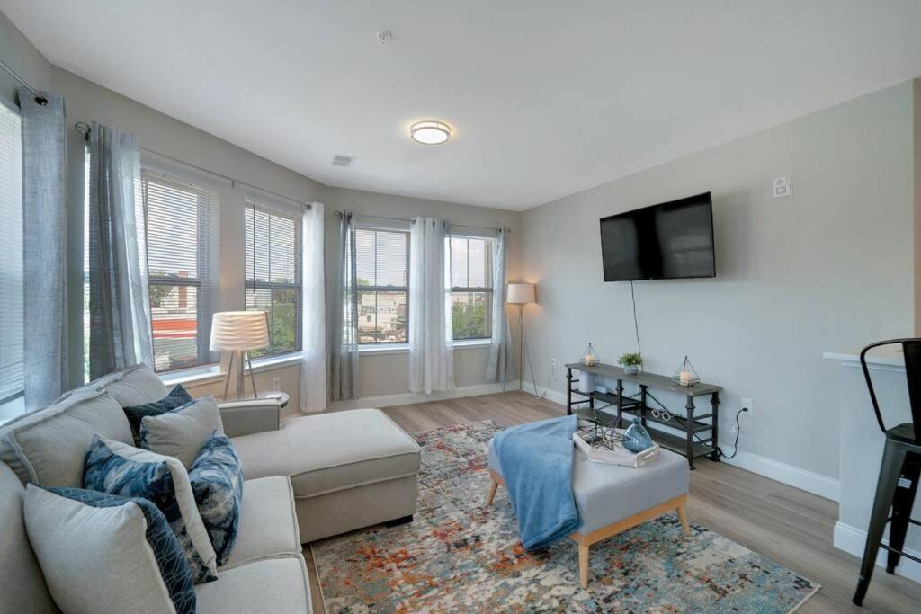 Beautiful 2Br Apt/Ewr Airport/King /Free Parking Нюарк Екстериор снимка