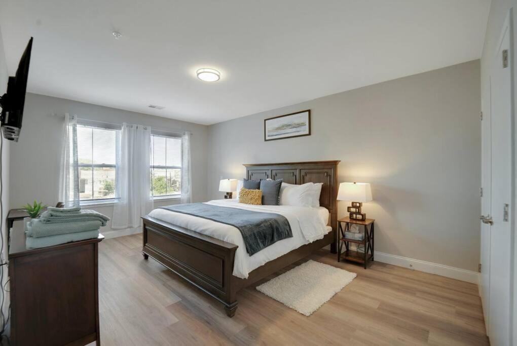 Beautiful 2Br Apt/Ewr Airport/King /Free Parking Нюарк Екстериор снимка