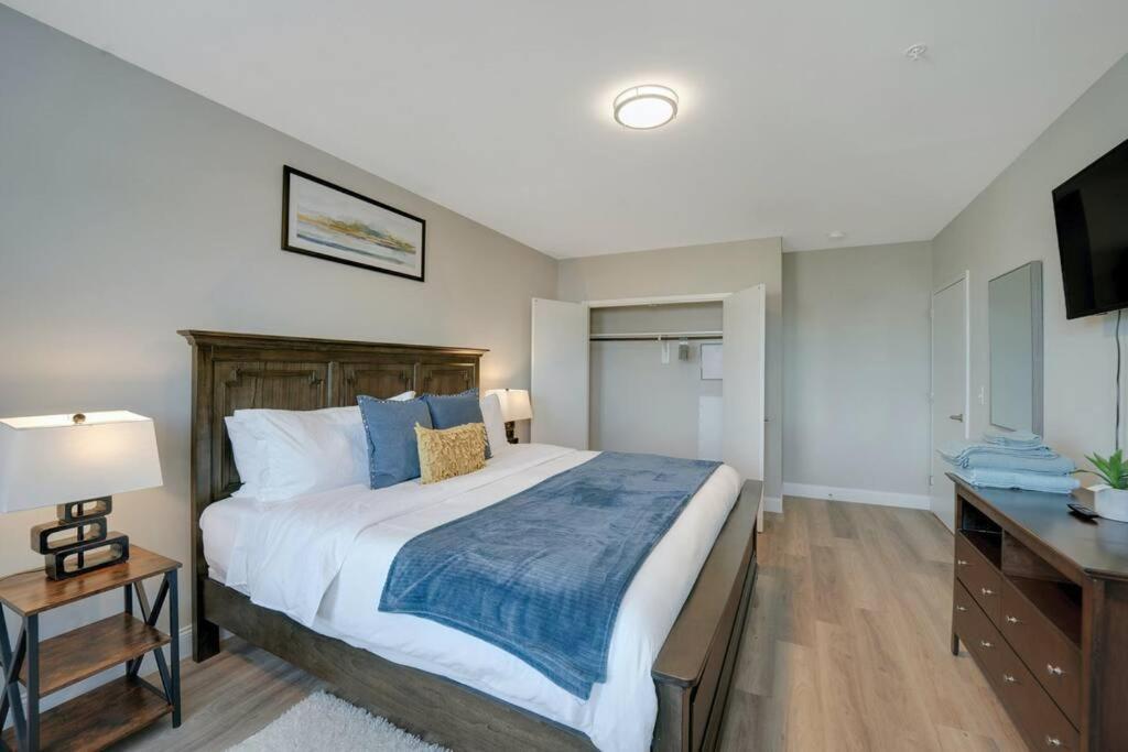 Beautiful 2Br Apt/Ewr Airport/King /Free Parking Нюарк Екстериор снимка
