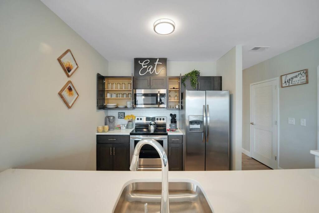 Beautiful 2Br Apt/Ewr Airport/King /Free Parking Нюарк Екстериор снимка