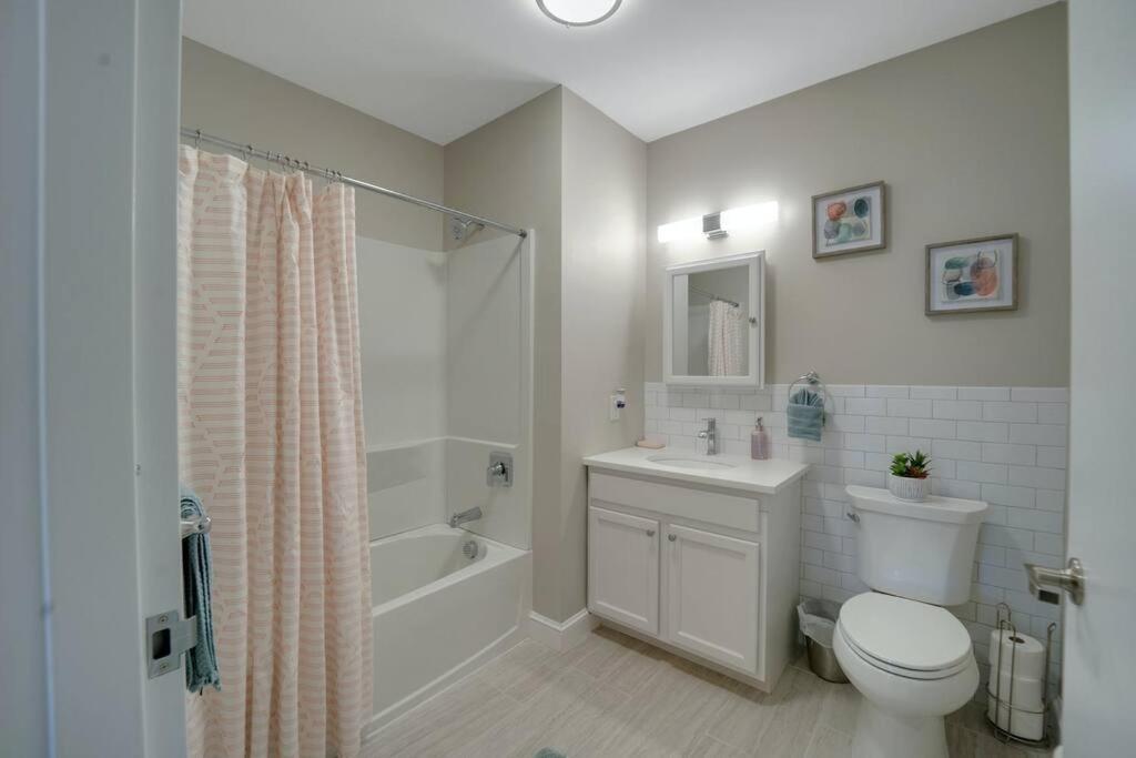 Beautiful 2Br Apt/Ewr Airport/King /Free Parking Нюарк Екстериор снимка
