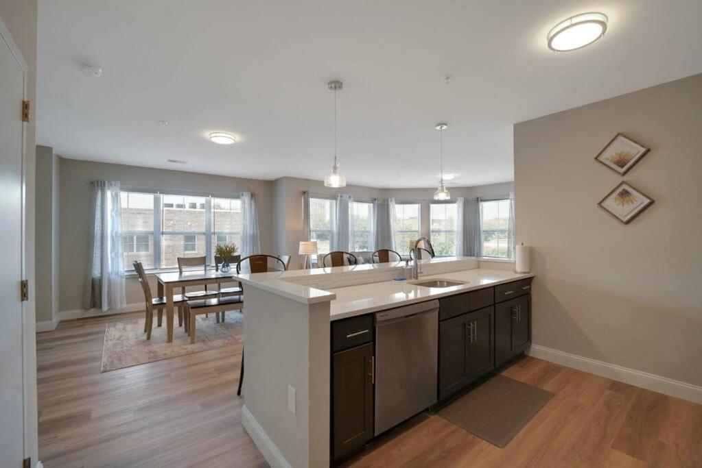 Beautiful 2Br Apt/Ewr Airport/King /Free Parking Нюарк Екстериор снимка